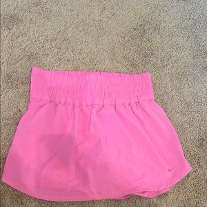 Nike Women's Vibrant Pink Skort